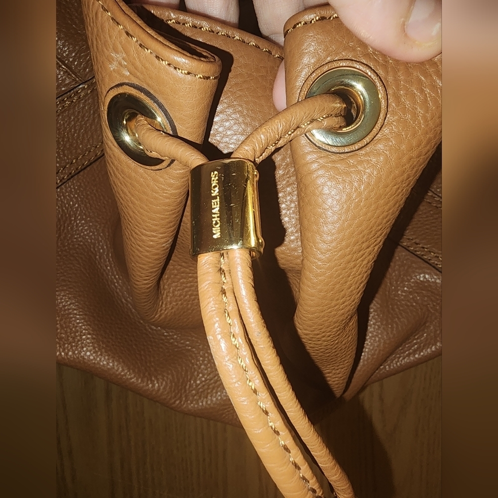 Micheal kors leather shoulder bag guc see pics - Picture 11 of 11